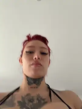 Ellelie_77 - flash tits