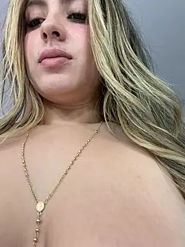 Cloee_Rainbow1 - Fingers inside pussy until it gets wet💦