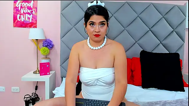 NahomyAdams - fingers in my pussy weet