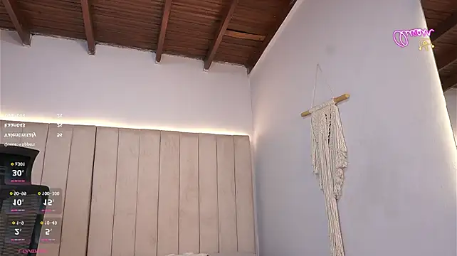 Ashley_Beaomunt - Red ass + Spank hard!