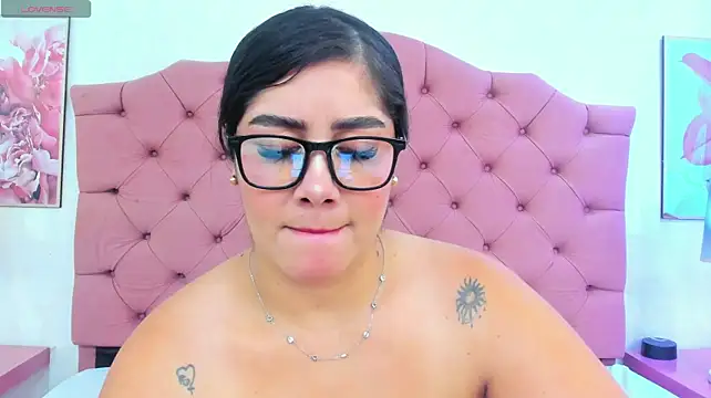 ThyaraJhons - 🌈 Sexy dance naked