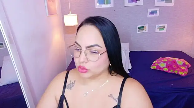 Curvy_sexyvalen - squirt + dildo