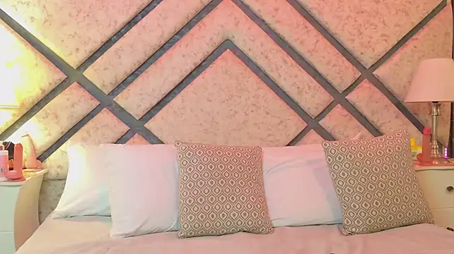 KiraClay - Fantastic Clit Play