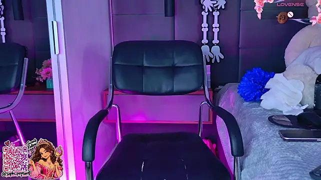 Sopphiaa_Payton - plug anal and rub my clit with domi