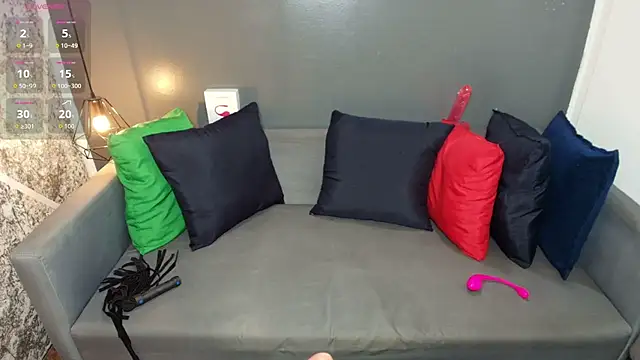 CristalMillf_ - Show vulva next to the chosen toy