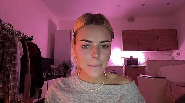ChristelDuncombe - topless photo in PM (Last tip)