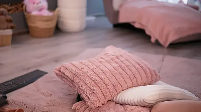 AvaSykes - Plug my ass in doggy+pussy play🍆