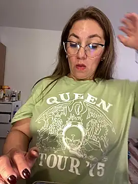 SCARLET-20 - Oil in my tits + Flash pussy💦