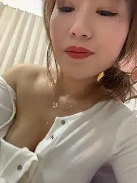 Dian-Sex - 完成目标举手抖胸，并给哥哥小粉8分钟控制