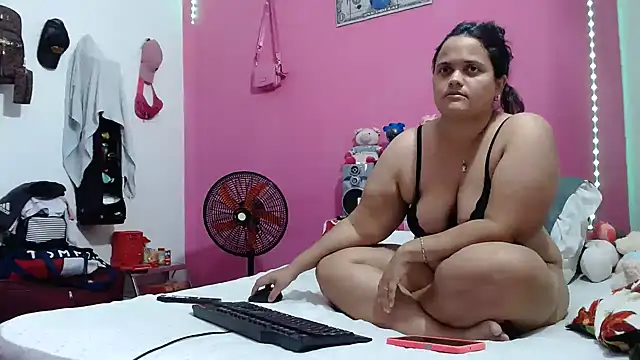 brunnette_hot