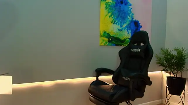 Megan_lux_