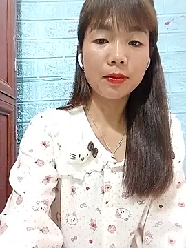 AmyLinee01 - Lộ áo ngực