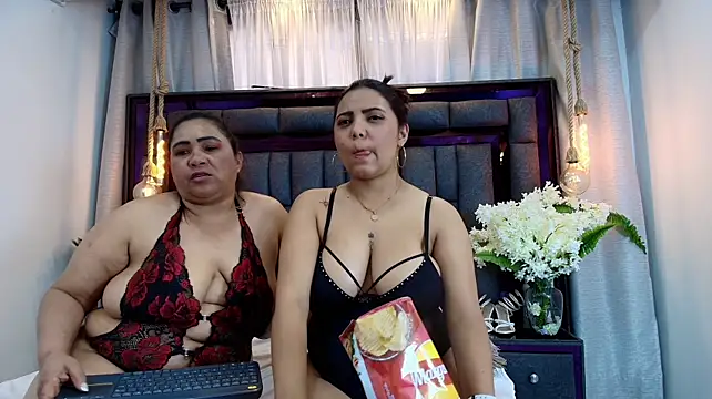 Karina_Mendoza - strap-on sex with Chloe ♥️