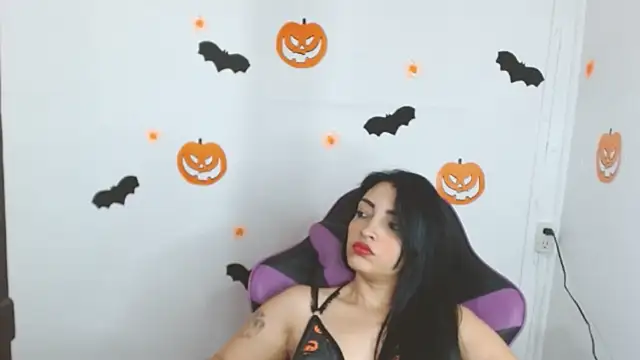 Nicole-roman - fingers in the pussy
