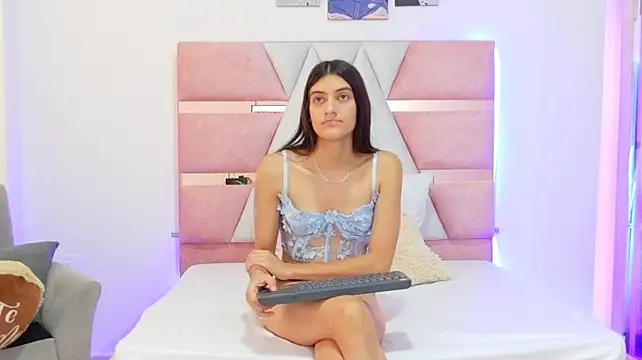 MaddyScarlett - play with my pussy