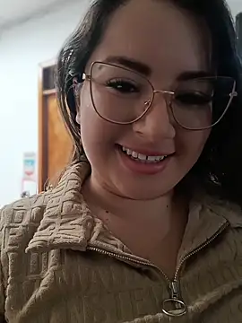 LunaDiaz999 - Boobs outside 2min