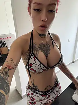 Ellelie_77 - flash tits
