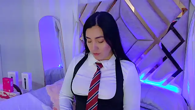 KathiaJenner - bend over and spread ass💜