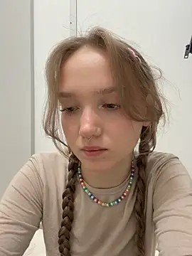 Bambi_lu - spin around + shaky booty🥰