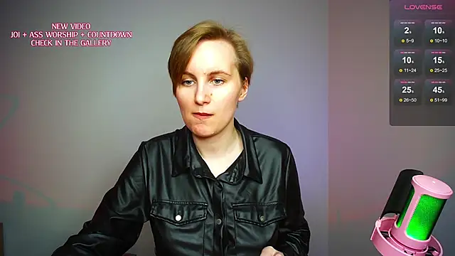 KinkyMissCherry - please Mistress