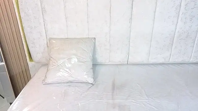 Liah_Tx - NAKED+ OIL