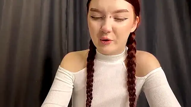 ThuyValentini - massage my ass