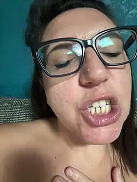 SinfulMarkedQueens - La tecnica fa la doccia nuda