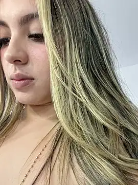 Cloee_Rainbow1 - Boobsjob with oil 💦💦🍒🍆🍒