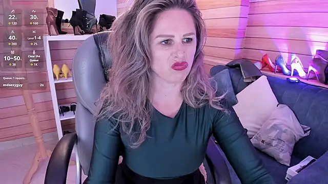 Victoria_collins_1