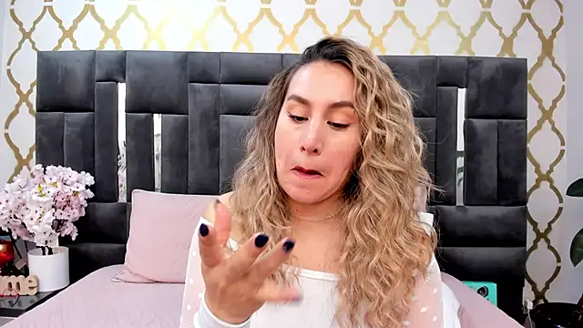 RubbyTaylor - Suck dildo + Spank titis x6