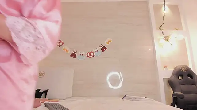 Chloe_murray - Twerk naked? Chloe's love that!🍑