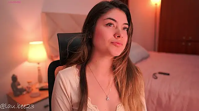Lau_Bee - show boobs and play with them😋