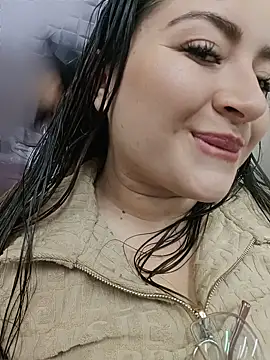 LunaDiaz999 - Boobs outside 2min