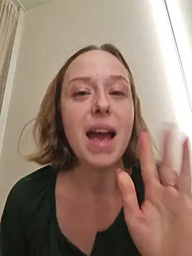 Public_Katrisha - 1 finger in my wet pussy
