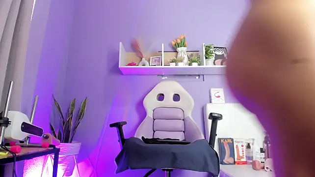 Rossi_Mariana - Plug in ass
