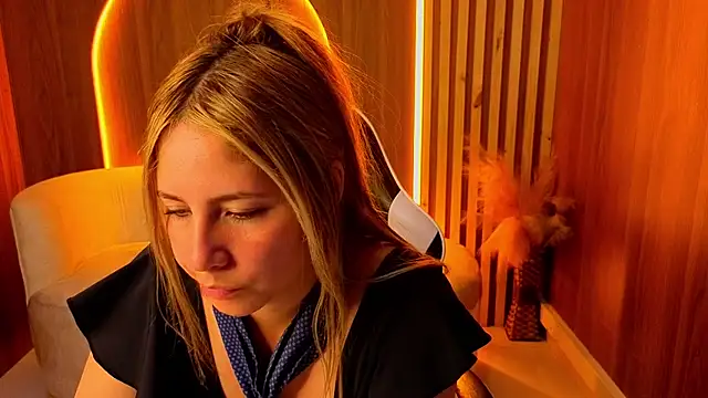 Aratna_Blonde_Tx