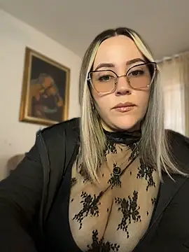 CurvyLust_x - Off jeans and clap ass