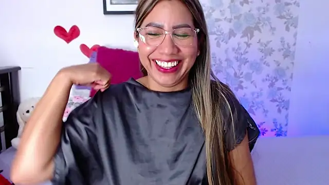 Vanessacuter - fingers in my pussy and make me cum