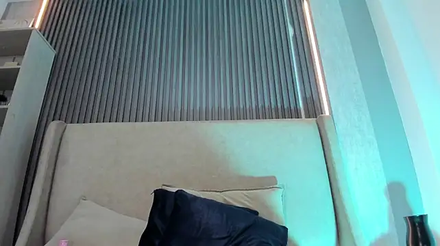 LucyClem - Fingers in the ass🍒