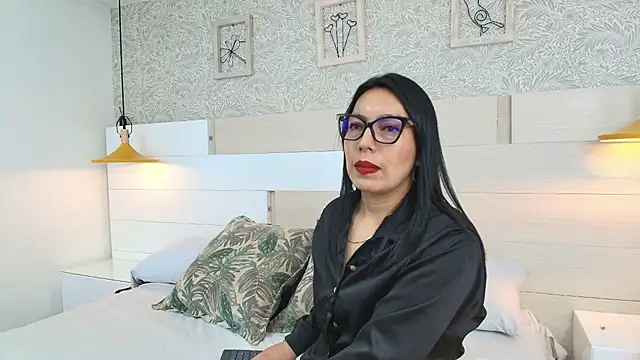Ivanavelvet - spanking in doggy style