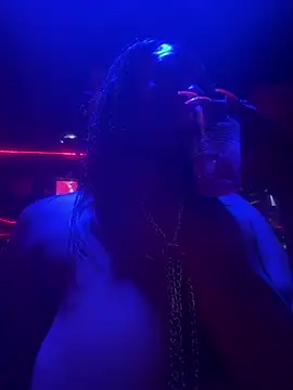 MadameMuse - Let’s get a shot!
