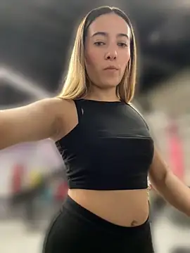 Kloe__t18 - All naked in bathroom gym