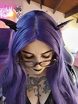 LilithDark666 - Deep throat + 2 minutes lush control😈💦