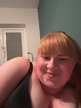 Curvy-GingeXX - Butt plug and shake my arse