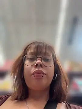 Moan4mona - Suck daddy’s cock in bathroom 🫪