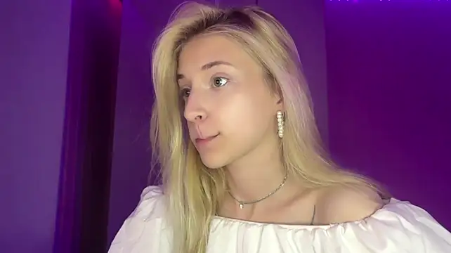 FiveFootBlonde - play with my tongue