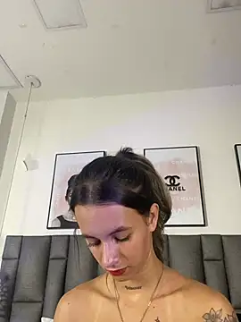 JuliaColemann - Flash perfect boobs 🍒