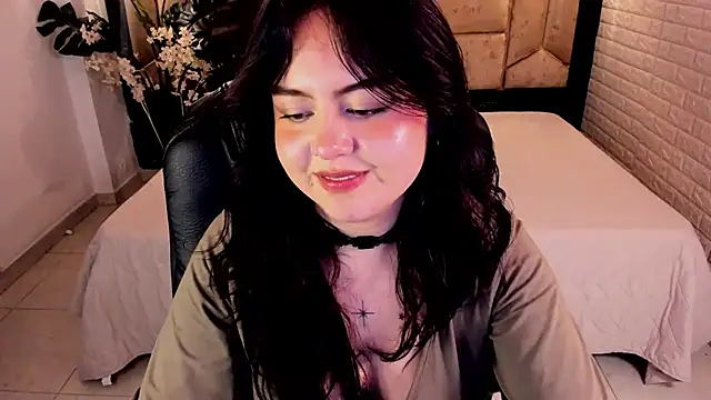 Crimson_tati_