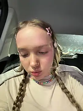 Bambi_lu - scary open door + panties OFF🔞🙈