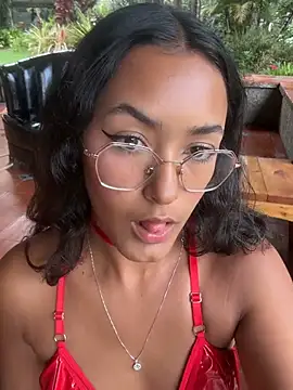 SaraZuletaa - shake and spank ass